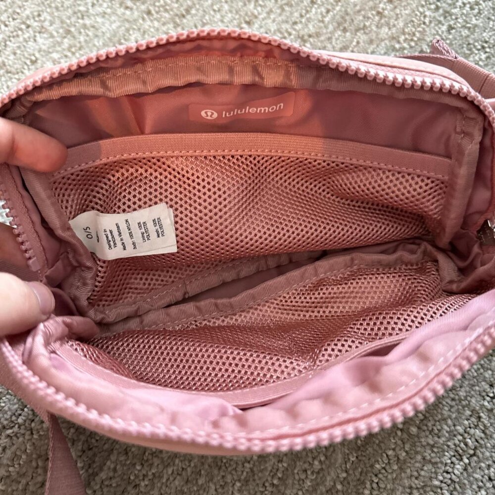 Lululemon Everywhere Belt Bag 1L Pink Pastel